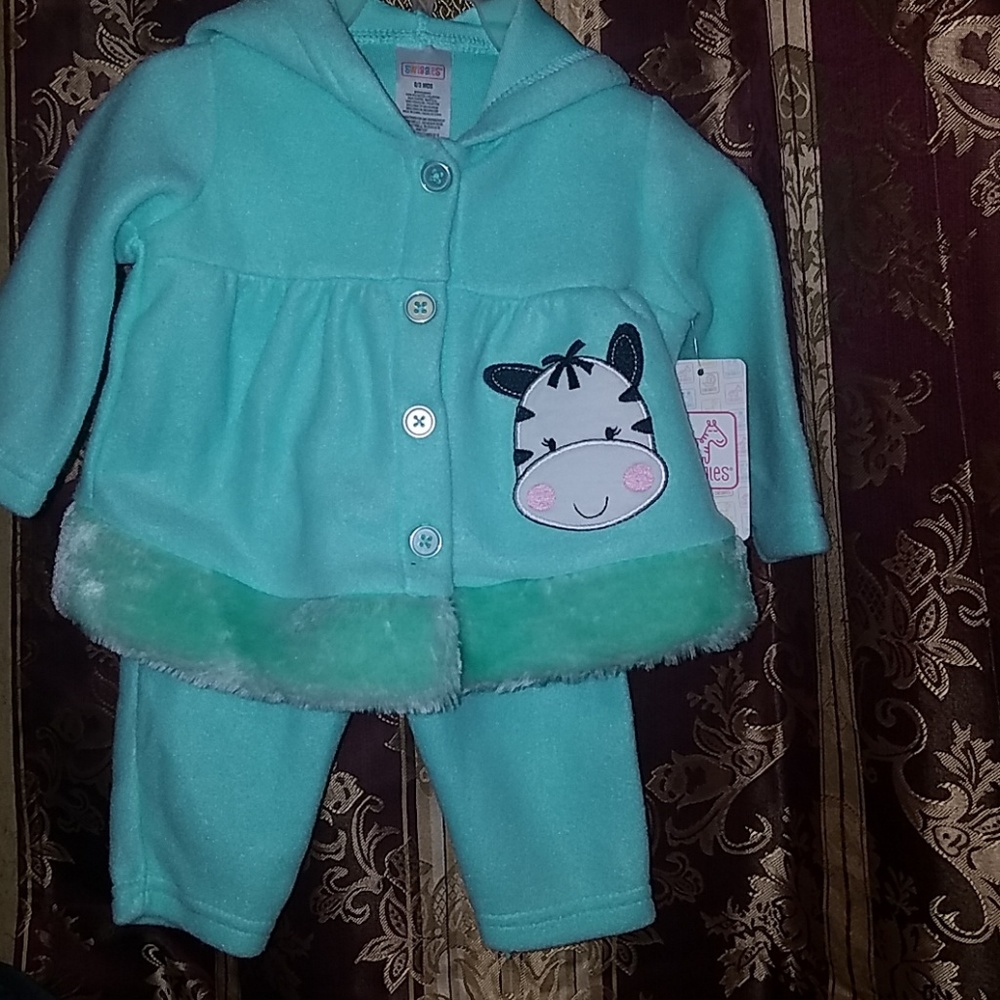 NWT"Swiggles" fleece outfit w/hooded top & bottoms